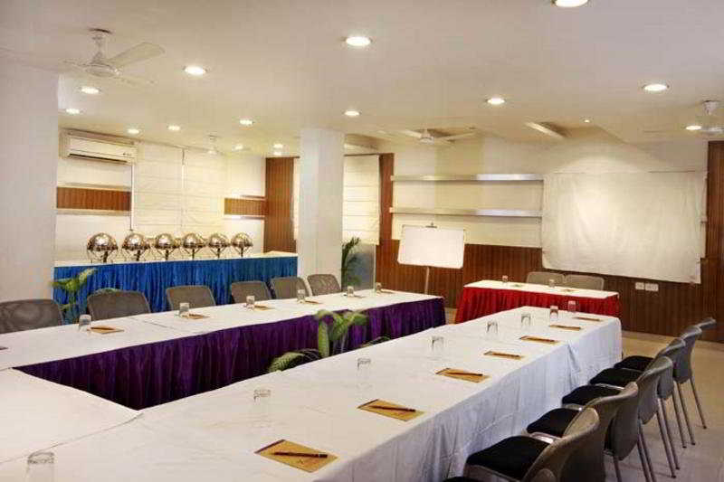 Mandakini Plaza Hotel Kanpur Facilities photo